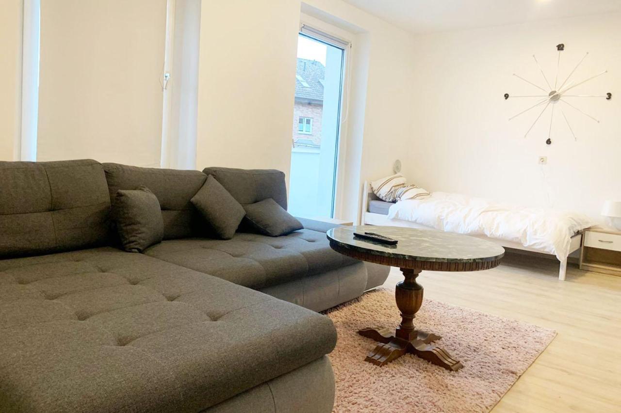 3 Bedroom Apartment In レバークーゼン エクステリア 写真