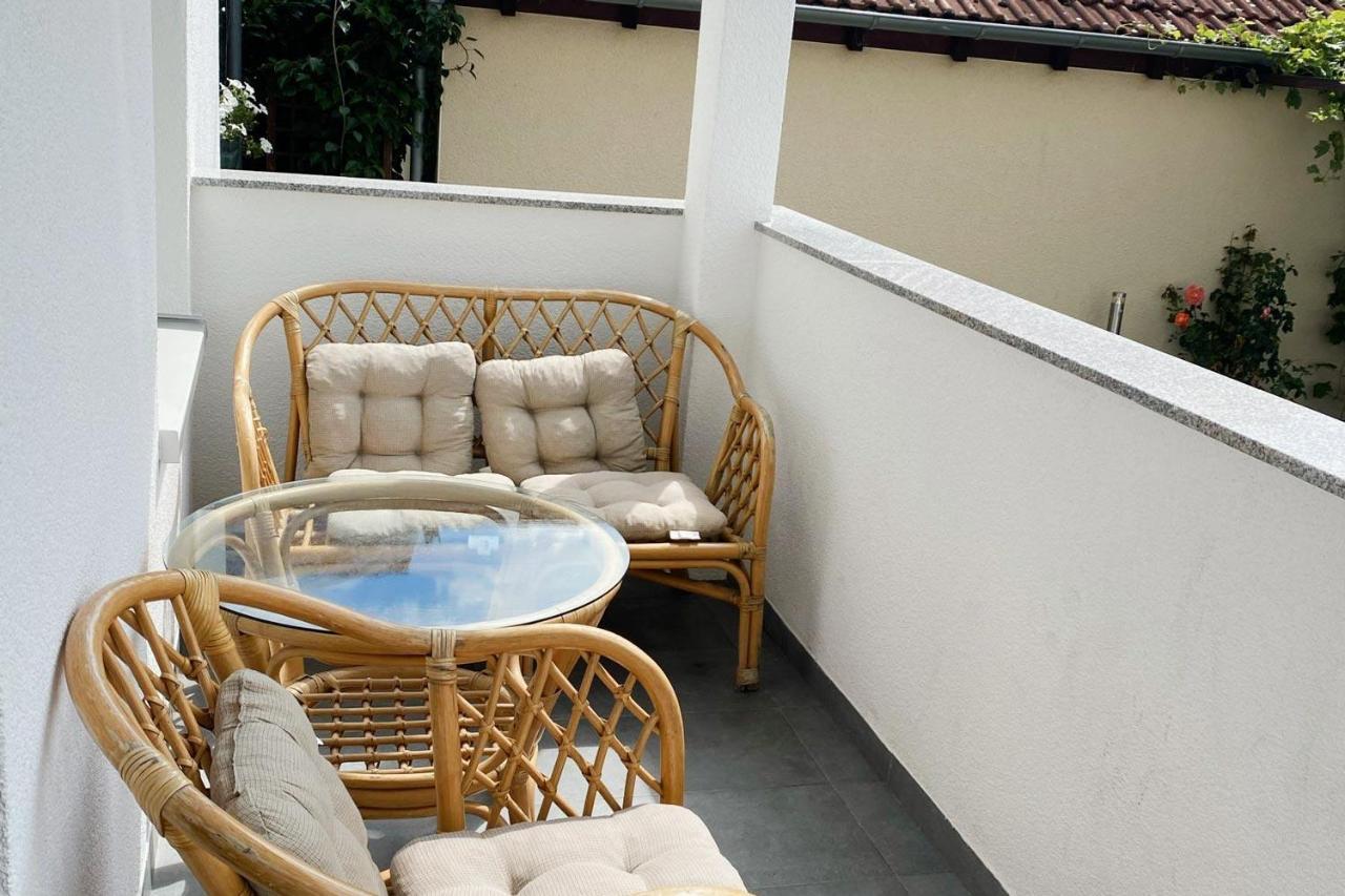 3 Bedroom Apartment In レバークーゼン エクステリア 写真